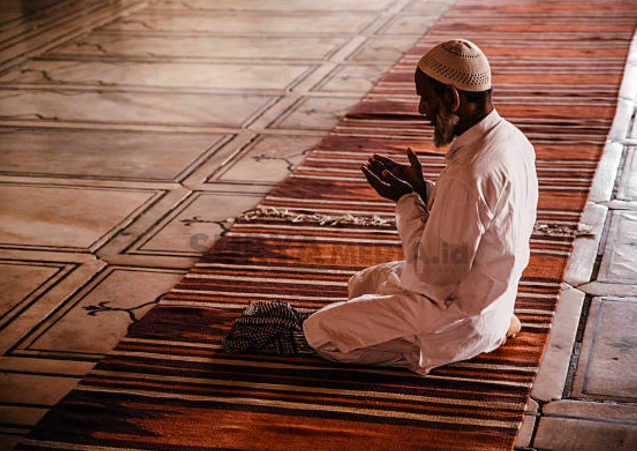 Doa-doa Usai Salat Dhuha Menurut Madzhab Syafi'i - Suryamedia.id
