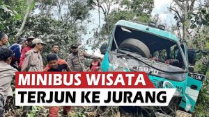 Video : Minibus Rombongan Senam Lansia Terjun ke Jurang di Wisata Pantan Terong Takengon - Suryamedia.id