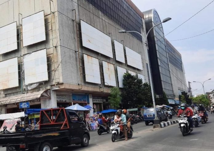 Dinas Perdagangan Akan Menjadikan Pasar Rejomulyo Semarang Sebagai Pusat Grosir DINAS PERDAGANGAN AKAN MENJADIKAN PASAR REJOMULYO SEBAGAI PUSAT GROSIR