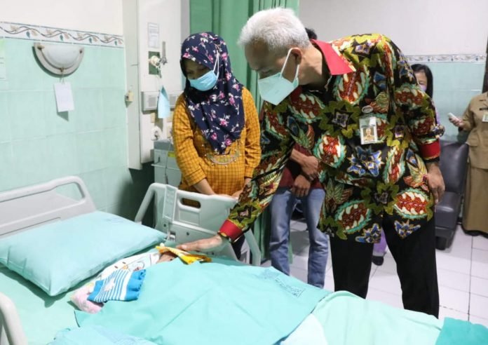 Bayi Kembar Siam Asal Semarang, Ganjar Pastikan Tim Medis Siapkan Penanganan BAYI KEMBAR SIAM ASAL SEMARANG, GANJAR PASTIKAN TIM MEDIS SIAPKAN PENANGANAN