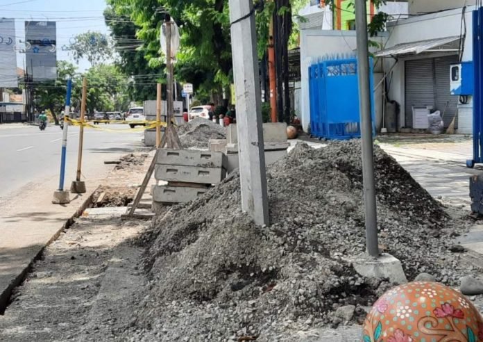 Jalan Rusak di Kota Semarang Akibat Ducting Akan Diperbaiki JALAN RUSAK DI KOTA SEMARANG AKIBAT DUCTING AKAN DIPERBAIKI