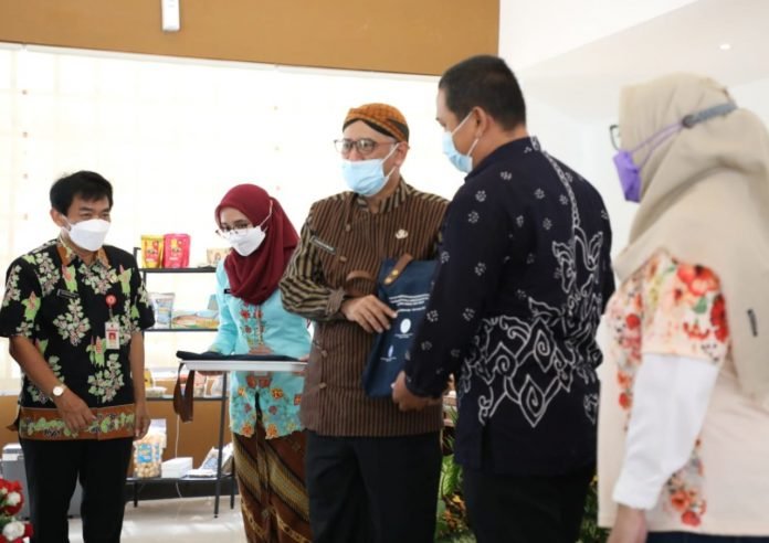 Pemberdayaan Ekonomi, Pelaku UMKM di Sekitar Proyek Tol Semarang-Demak Diberi Pelatihan Pemberdayaan Ekonomi, Pelaku UMKM di Sekitar Proyek Tol Semarang-Demak Diberi Pelatihan