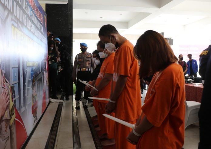 34 Pinjol Ilegal Ditertibkan Polisi 34 Pinjol Ilegal Ditertibkan Polisi
