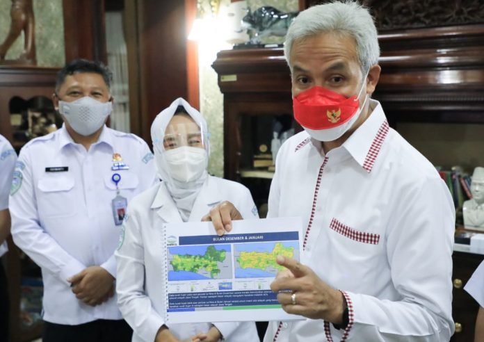 Hujan di Jateng Diprediksi Meningkat Pada Akhir Tahun Hujan di Jateng Diprediksi Meningkat Pada Akhir Tahun