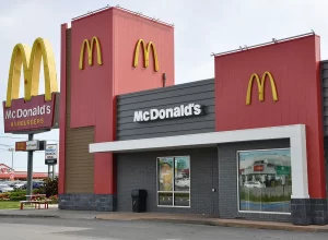 Perang Rusia Ukraina Sebabkan Kerugian McDonald’s