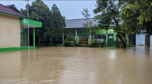 Foto : Kondisi Banjir di wilayah salah satu titik di Desa Kedalingan Kecamatan Tambakromo (Sumber : Suryamedia.id/ Anang SY)